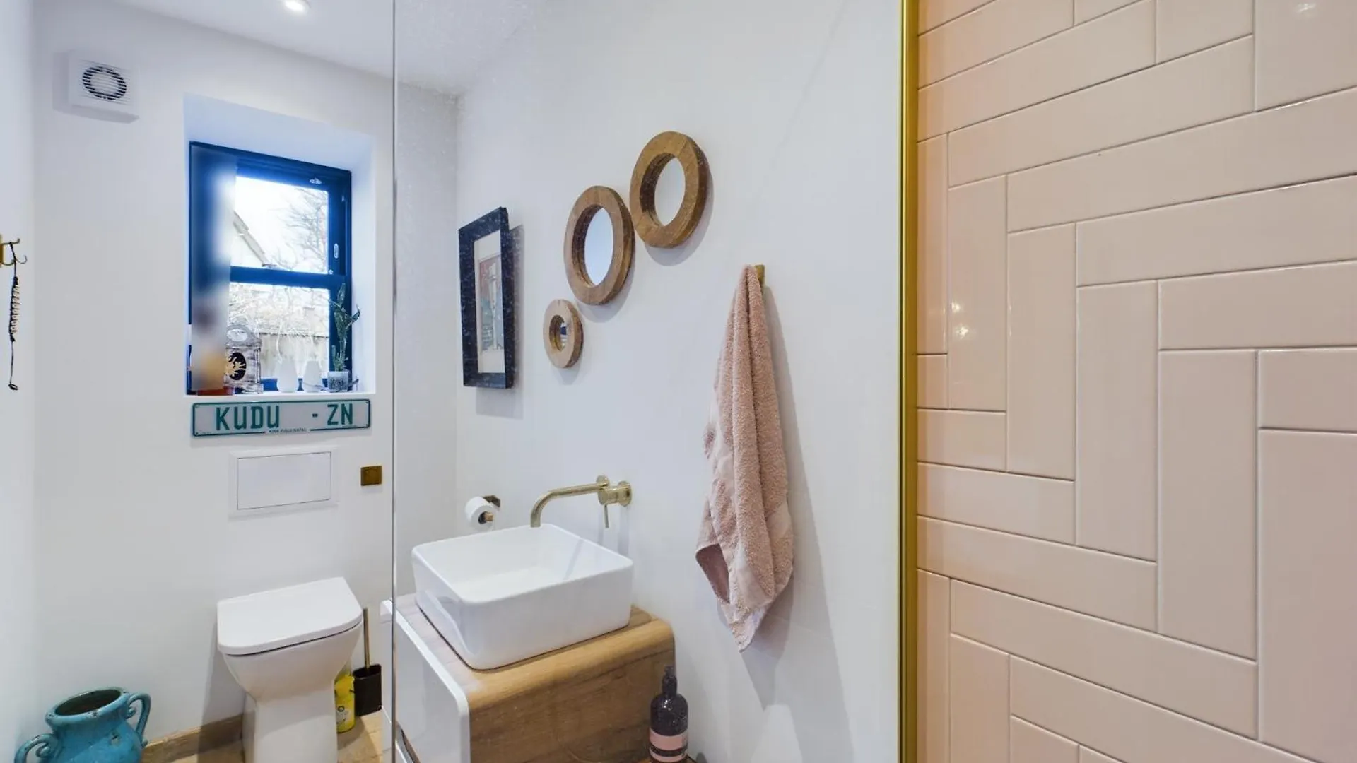Guest house Pittville Central Parking Modern Wifi Cheltenham United Kingdom