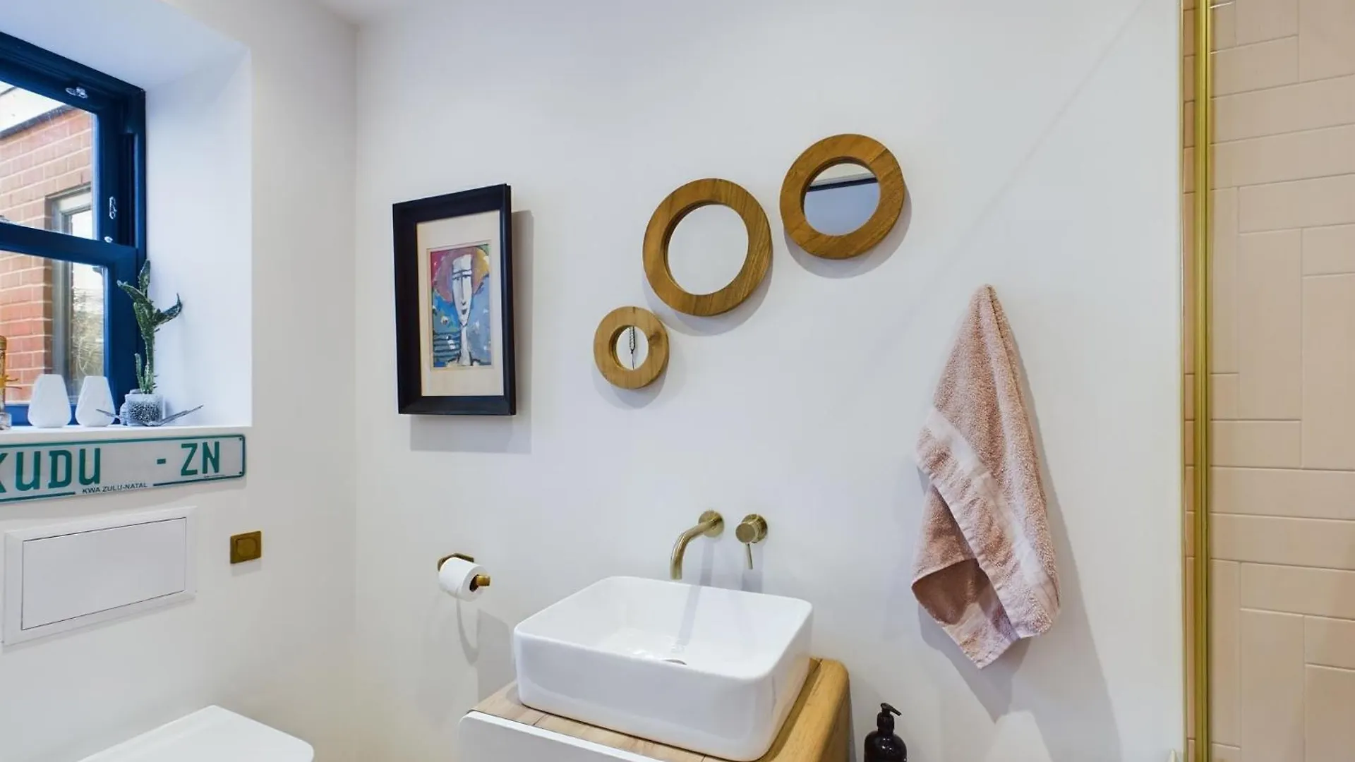 Pittville Central Parking Modern Wifi Cheltenham Guest house